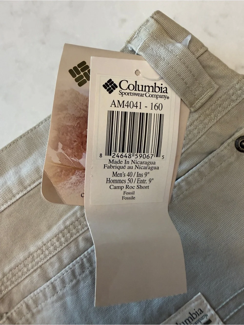 Columbia Men's Khaki Fossil Cargo Shorts - Light Tan Size 40. Inseam 9